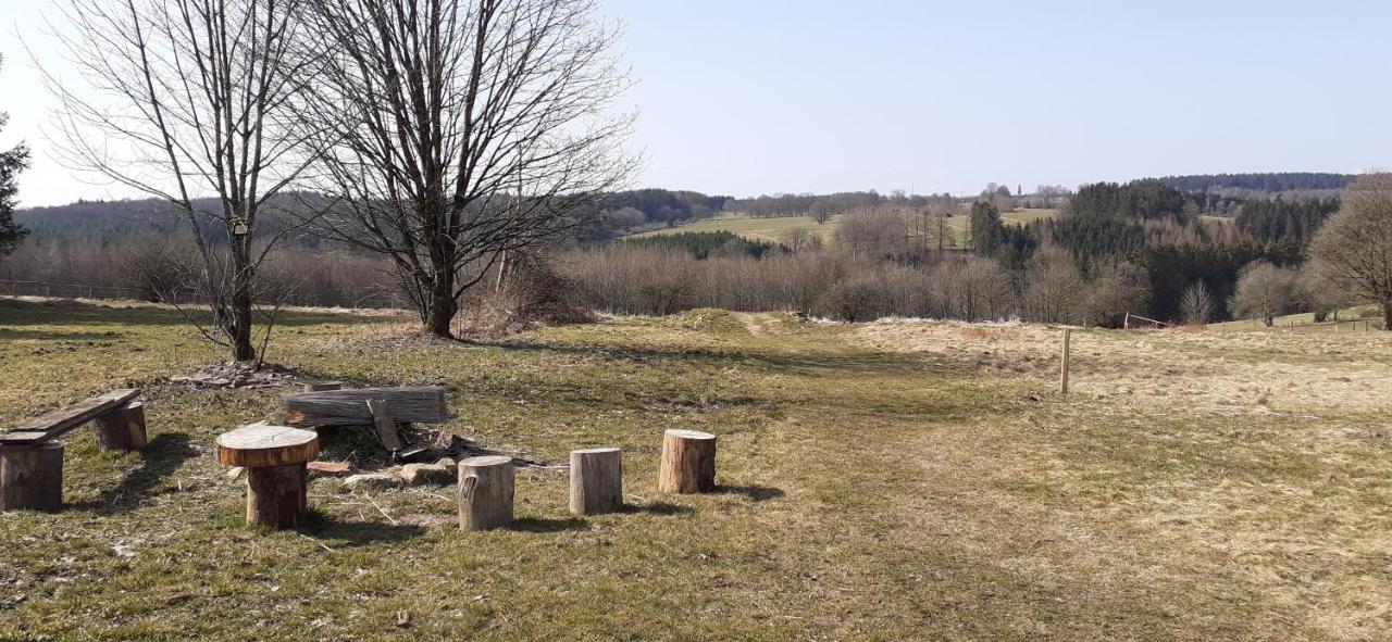 La Cabane De Tic Et Tac Hotel Tailles Eksteriør billede